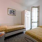 アパート Charming With Swimming Pool Near The *