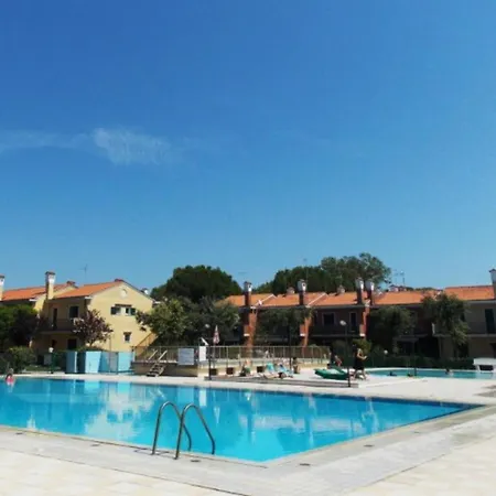Apartment Charming House Near The With Pool *
