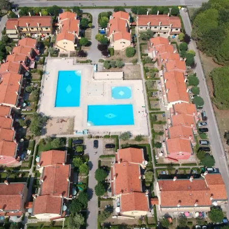 Apartment Charming House Near The With Pool Bibione