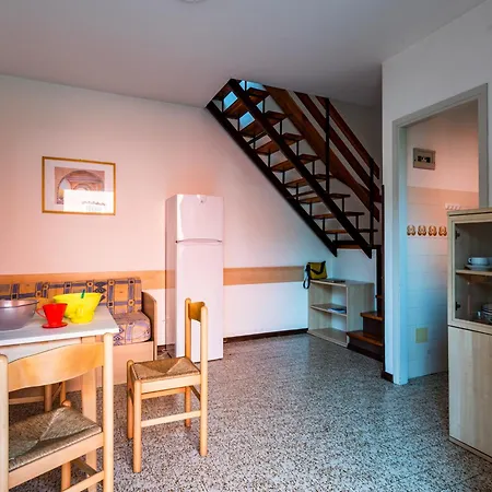 Apartment Charming House Near The With Pool