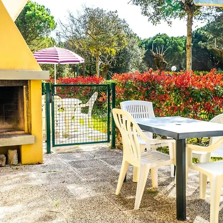 Charming House Near The With Pool